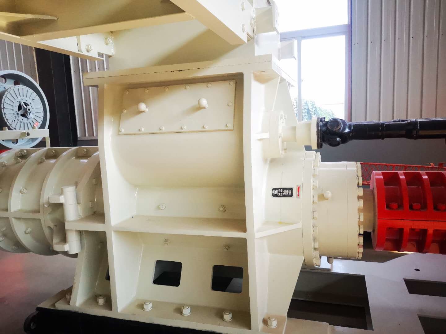 32000Pieces/H Two Stage Vacuum 550mm Clay Bricks Machine