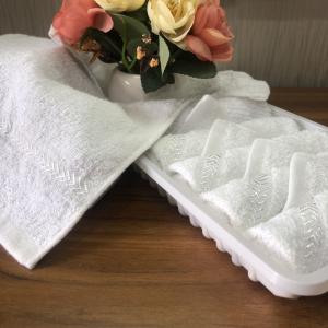 China Rolled In Tray Azo Free Airline Satin Viscose Towel wholesale