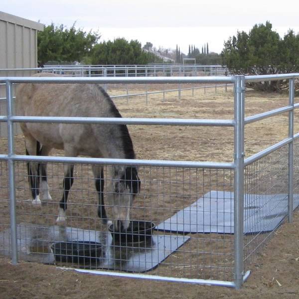 Square Polyurethane Galvanized Welded Wire Mesh Fence Screen with Perforated Technique