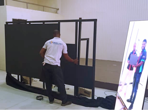 65536dots 1000nits P3.91mm Stage Background LED Display