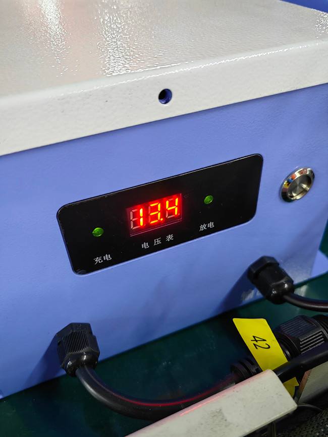 Long Cycle Life 12V400AH Protection Lithium Iron Phosphate Battery with 200A Peak Discharge Current