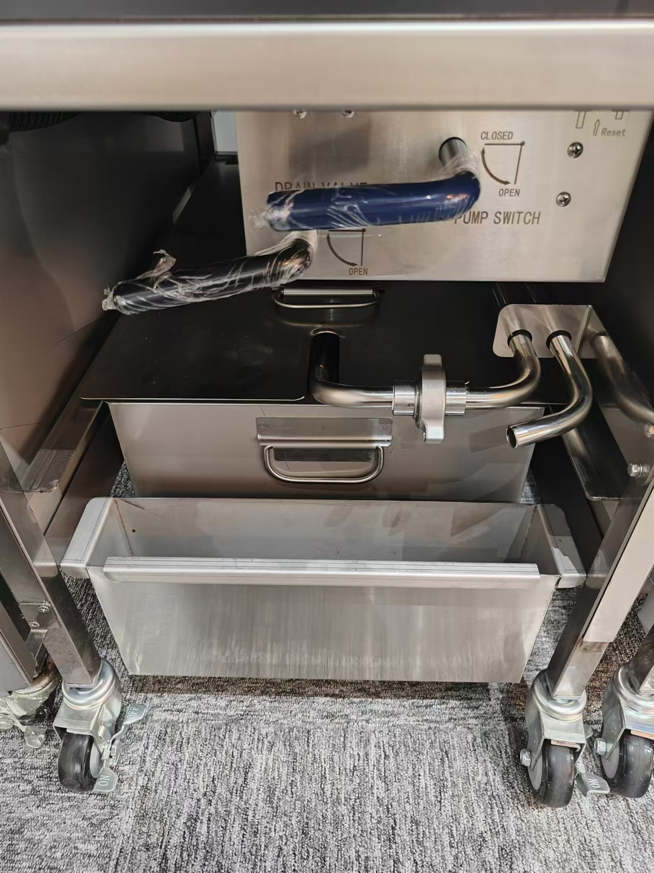 Electric 4HD Commercial Mechanical Panel Chicken Pressure Fryer With Auto Filtration