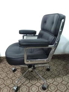 China Commercial Furniture Ergonomic Office Chair Mid Century Design With Thick Pad Armrest wholesale