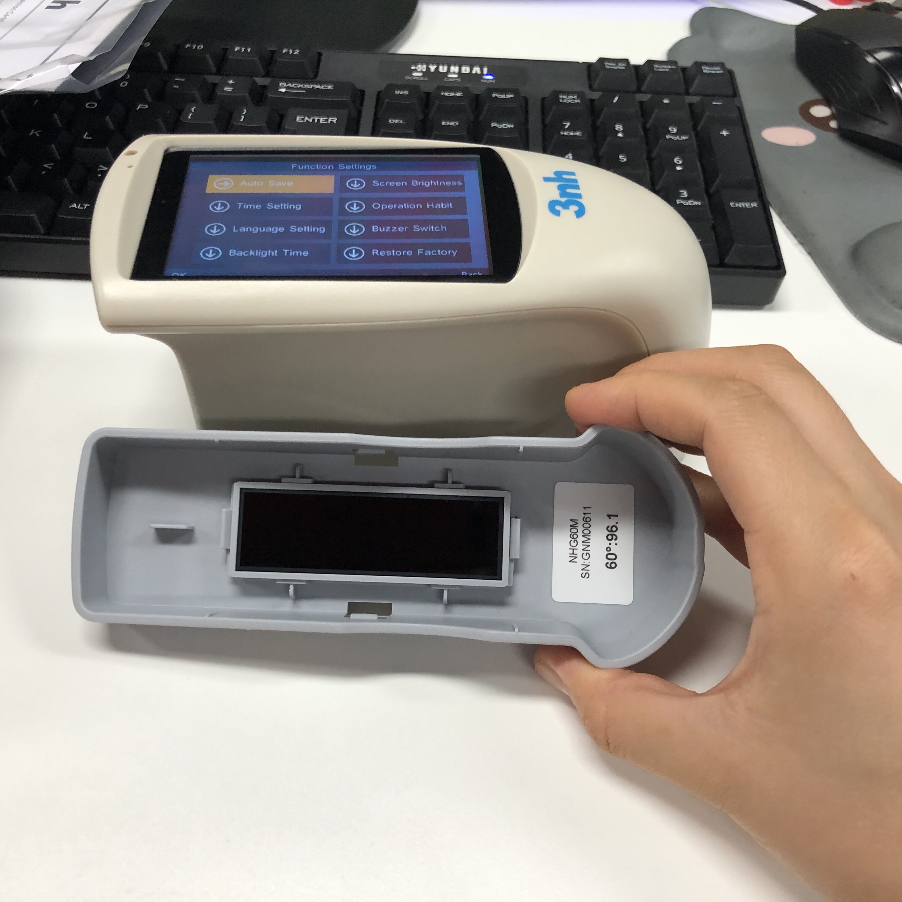 Small Aperture Micro Tri Gloss Meter Continuous Mode For Hardware Industries