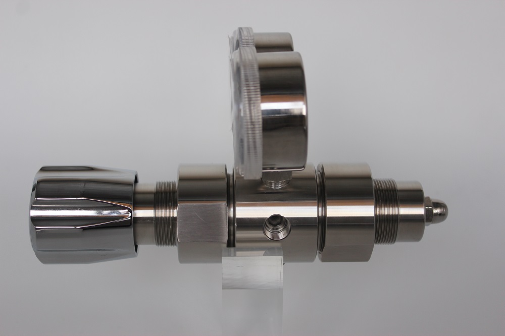 High Pressure Laboratory Stainless Steel Oxygen Regulator with Dual Stage W21.8 G5/8
