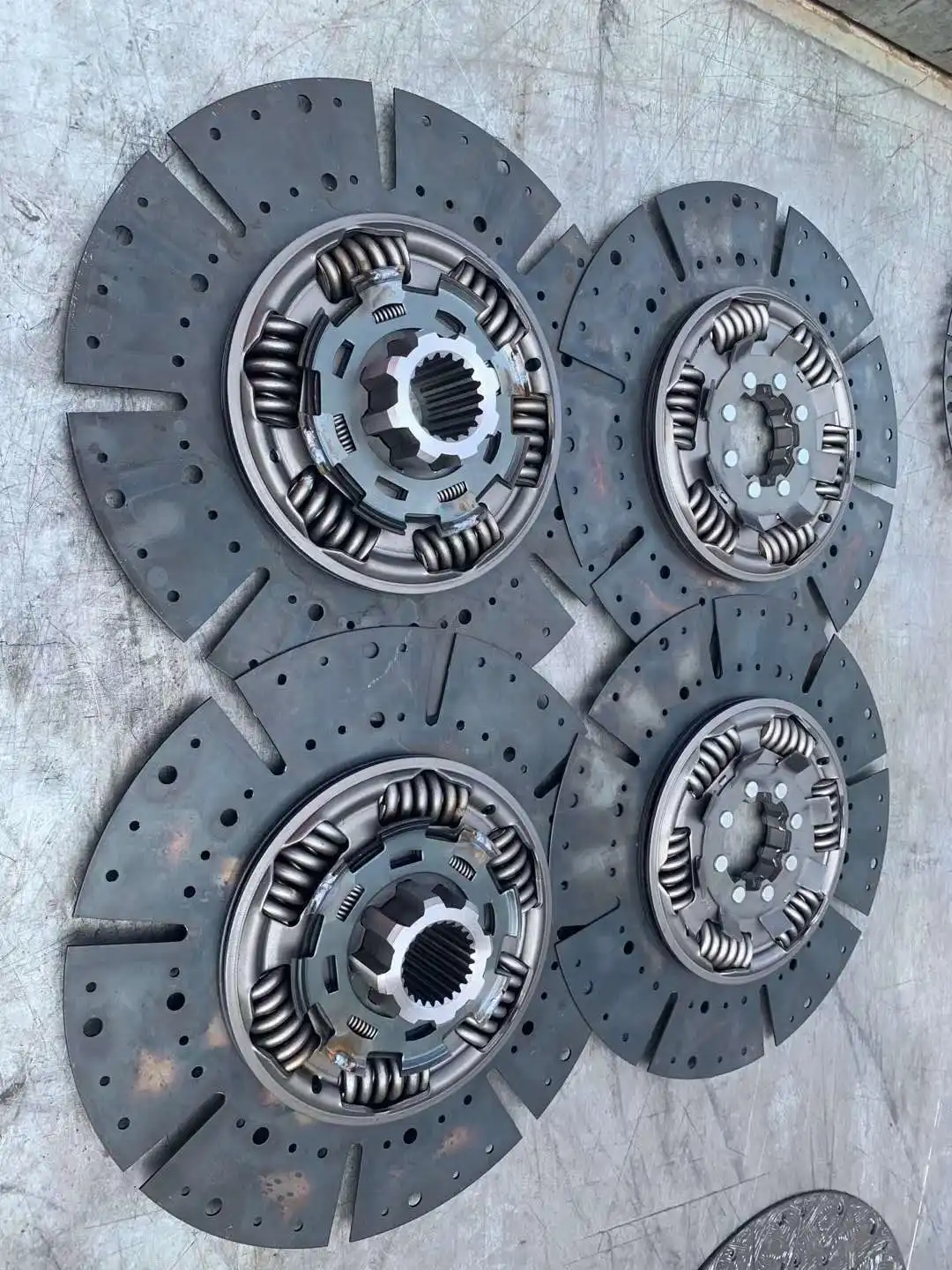 AZ9725160065 Shachtman Heavy Duty Truck Engine Spare Parts for HOWO A7 FAW Foton Dongfeng