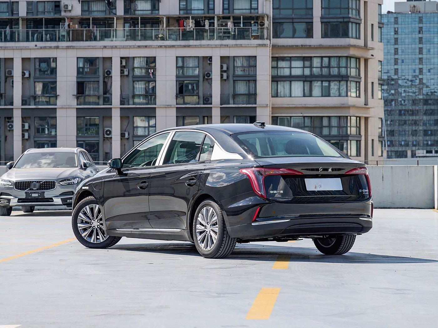E-Qm5 Hongqi Electric Car Ev Car Sedan New Energy Vehicles