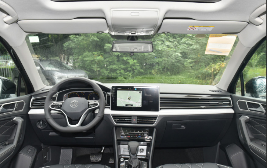 Tiguan L 2023 Model 330TSI Automatic Full Time 4WD R-Line Yuexiang Edition 7 Seats