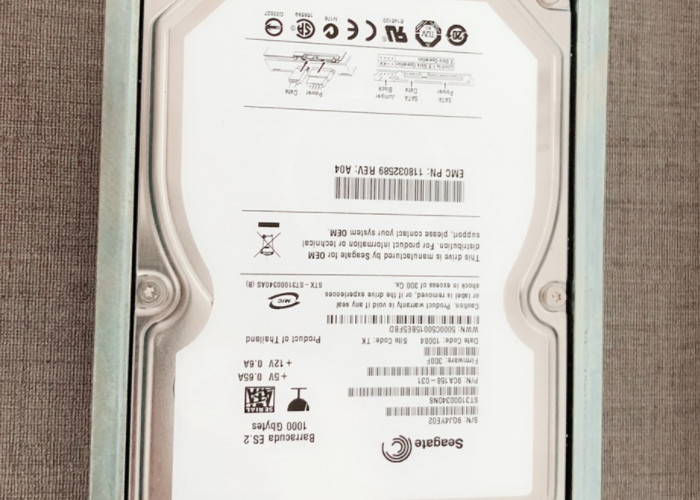 005048829 Seagate 1TB Hard Disk 7.2K FC 4GB SATA Interface Type Compact Size