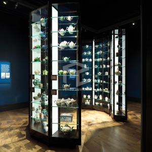 China T4 LED Museum Glass Display Case 10mm Thick High Ultra White Tempered Glass wholesale