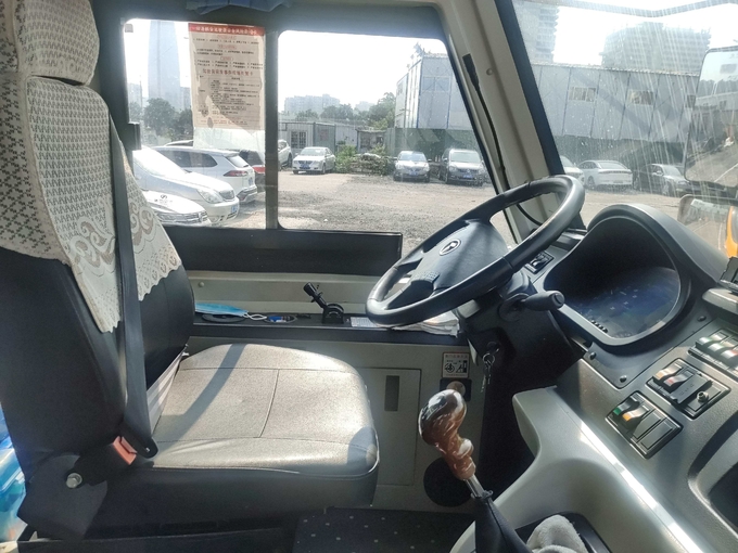 King Long 32 Seater Bus Second Hand School Bus Yellow Diesel Fuel Type