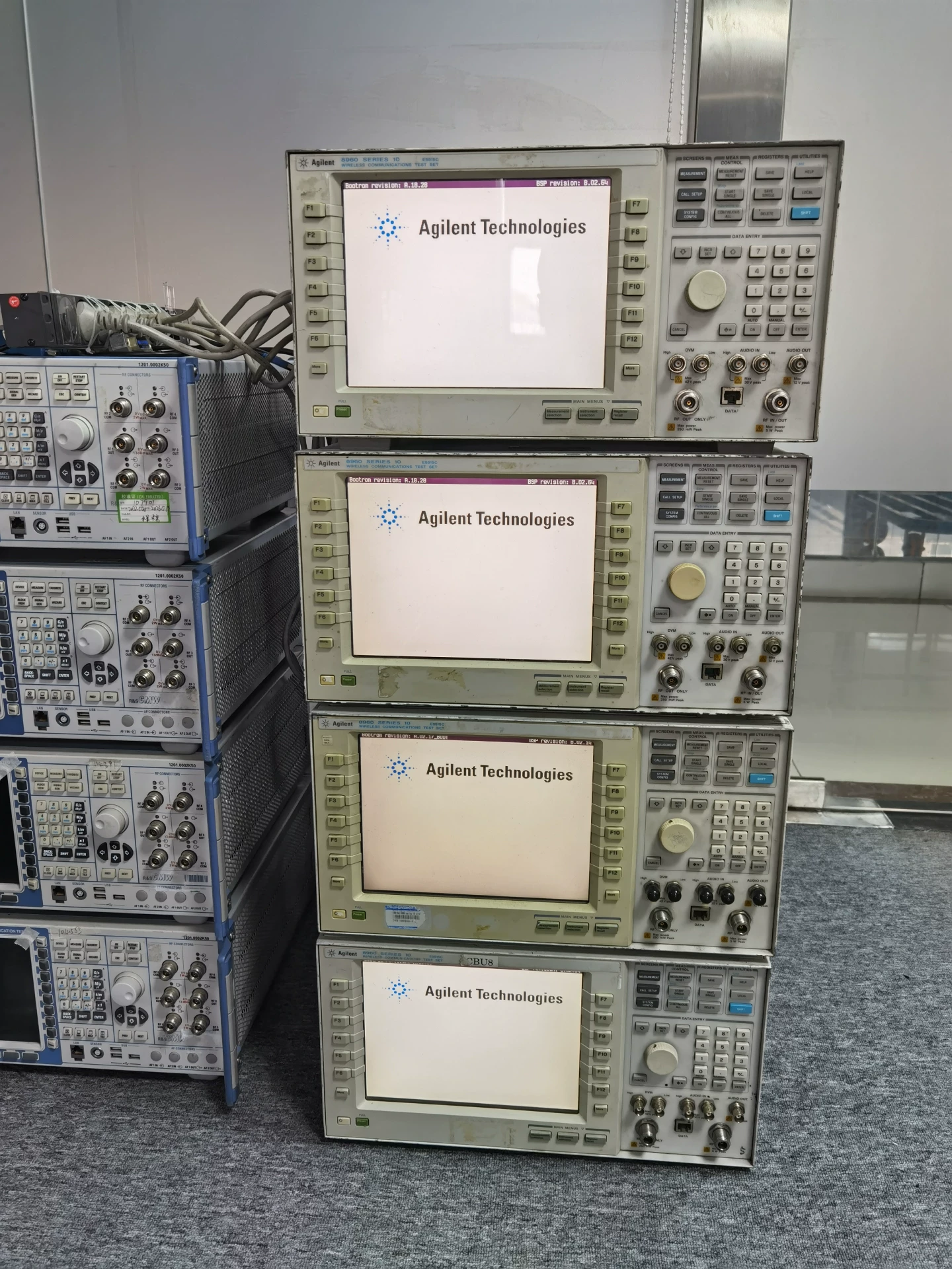 2.7 GHz RF Communications Test Set Multi Standard Wireless Test Set Agilent