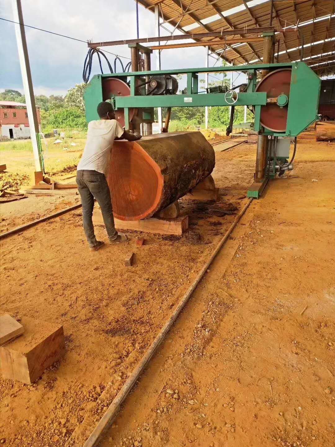 CNC Wood Cutting Saw Mill Machine Sawmill Band Saws For Cutting Logs