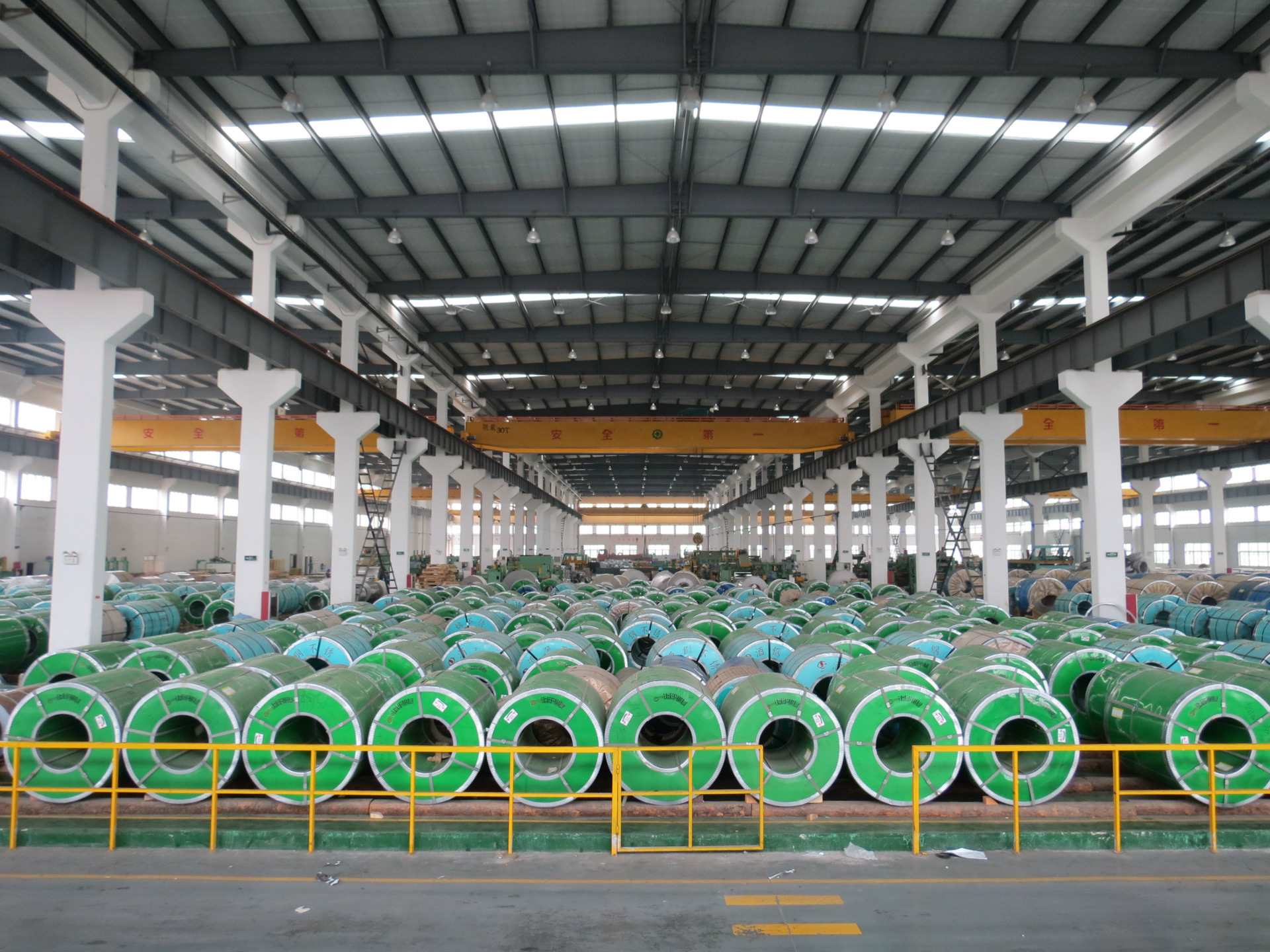 Cold Drawn Hot Rolled Stainless Steel Sheet Embossed 304 SS Mirror Finish Sheet