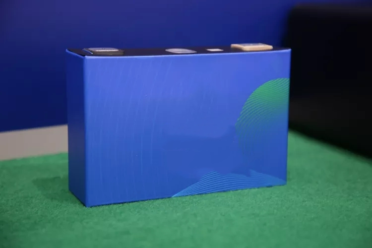 3.2v 105ah Lifepo4 Battery Prismatic Cells Deep Cycle Lifepo4 Prismatic Cells