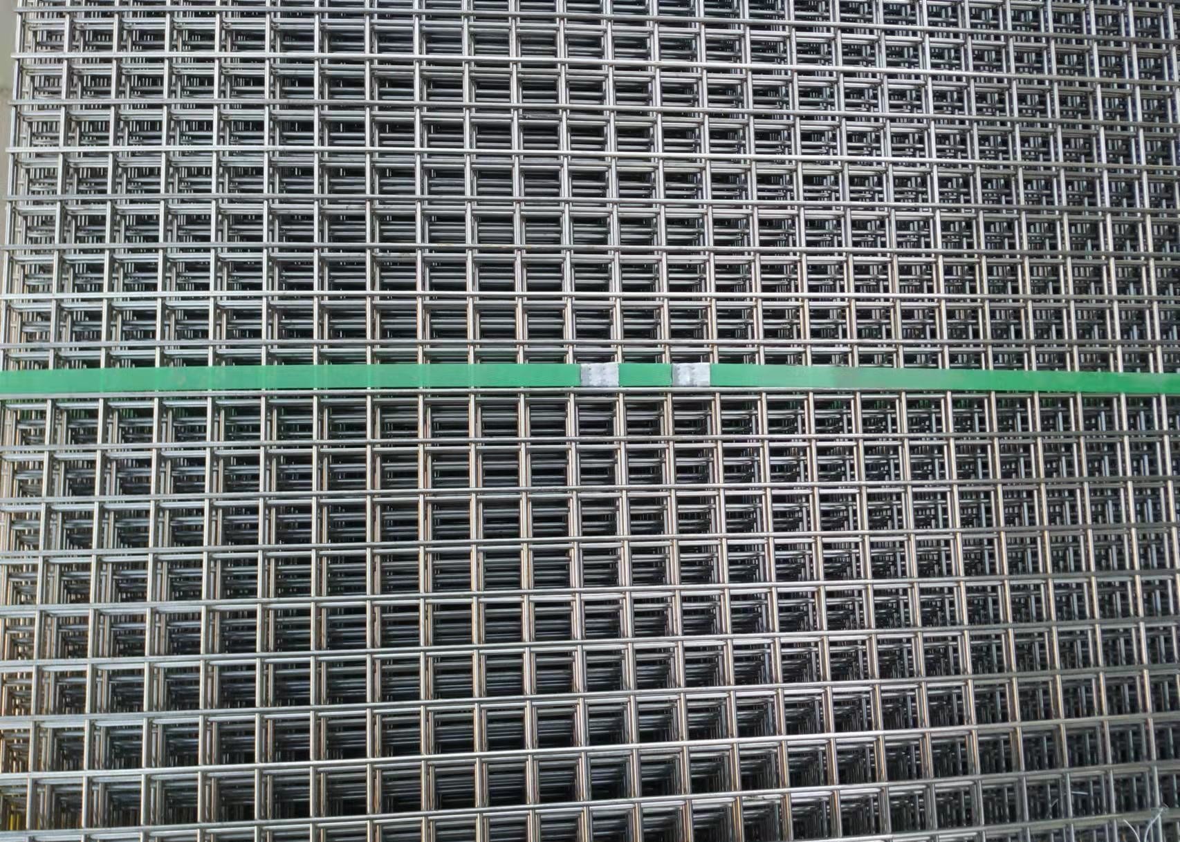 8x0.5m 1mm 304 Stainless Steel Welded Wire Mesh Panel Square Hole
