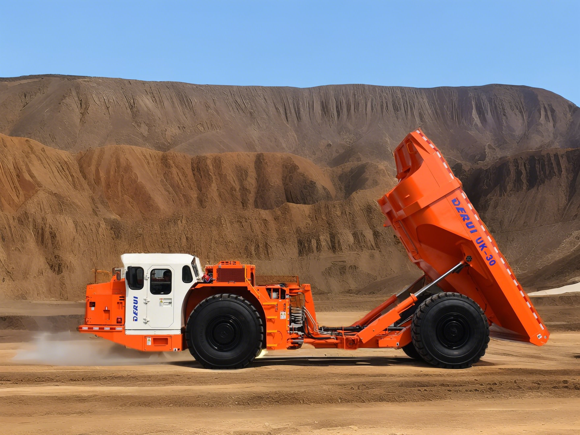 BIG Bucket Underground Mining Truck Payload 30 Tons For Africa Market DERUI DRUK 30