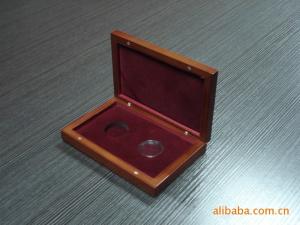 China Wooden Coin display with red color wholesale