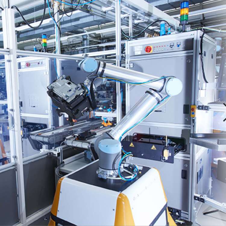 Collaborative Robot UR16e Used For Locking Screw With 6 axis industrial robotic arm As Cobot