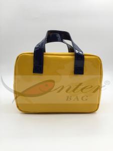 China Easy Carry Travel Cooler Bag Leak Proof Collapsible Cooler For Family wholesale