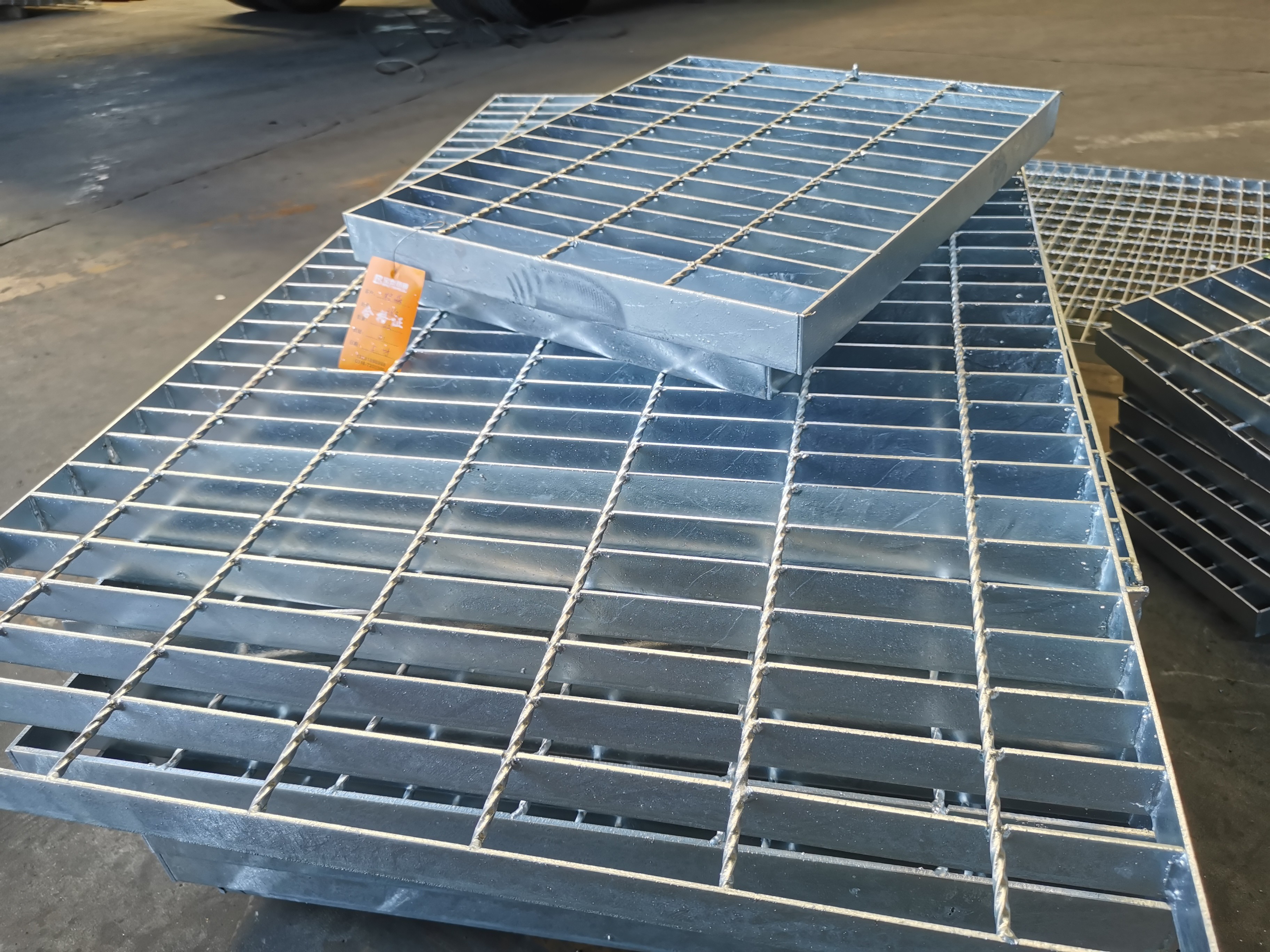 Industrial Platform Stair Treads Steel Grating 5mm Thick For Railway Bridge