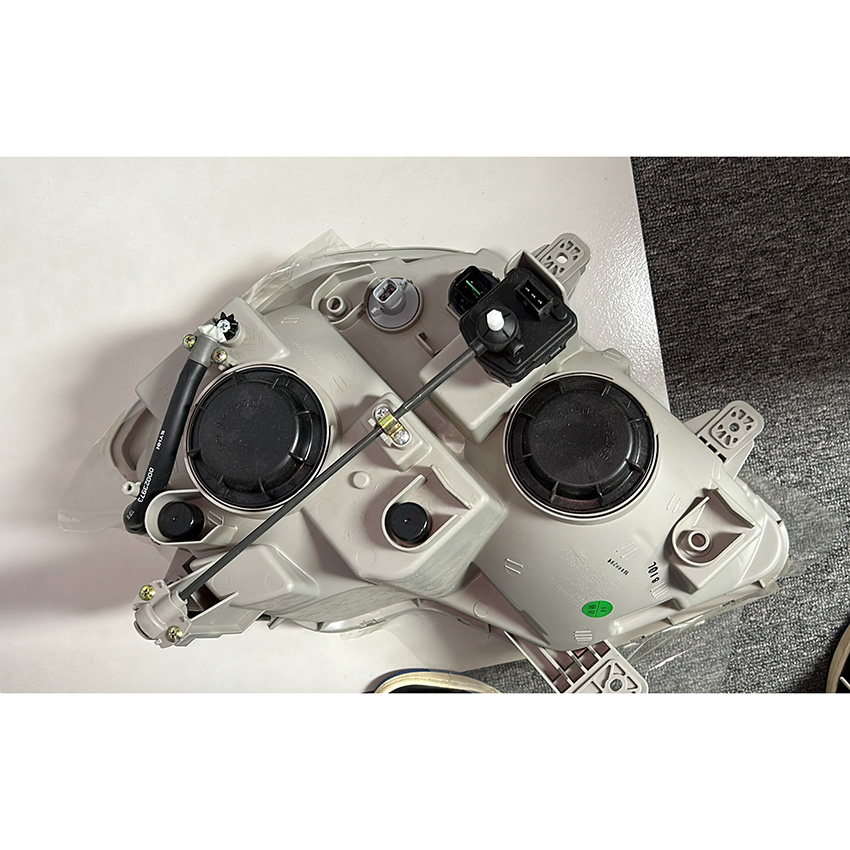 Dongfeng Truck Spare Parts LED Headlight Assembly with Indicator Performance