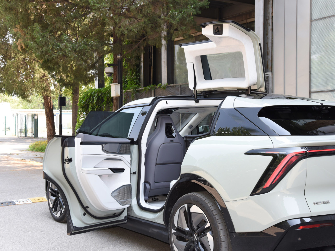 HiPhi Y Chinese EV Cars Electric Luxury SUV With Wheelbase 2950mm