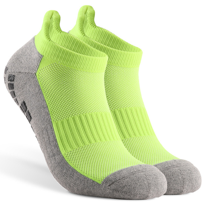 Standard Thickness Men's Anti Slip Custom Grip Sports Ankle Socks for Football Running