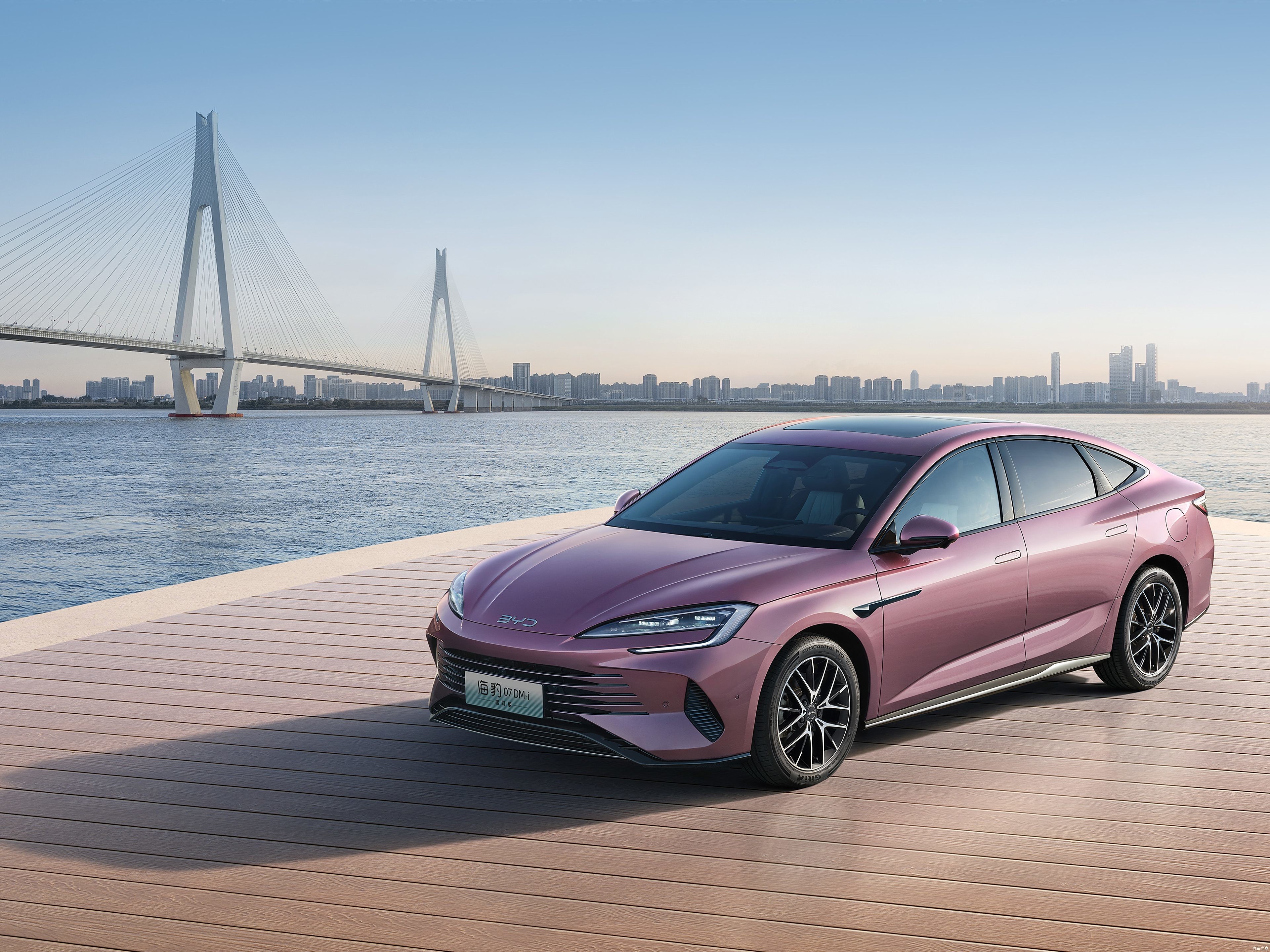 2025 BYD-SEAL 07 DM-i Intelligent Drive Equipped With 5th Generation BYD Dmi Technology. Has A Combined Range Of Over 2000KM. Best Value For Money