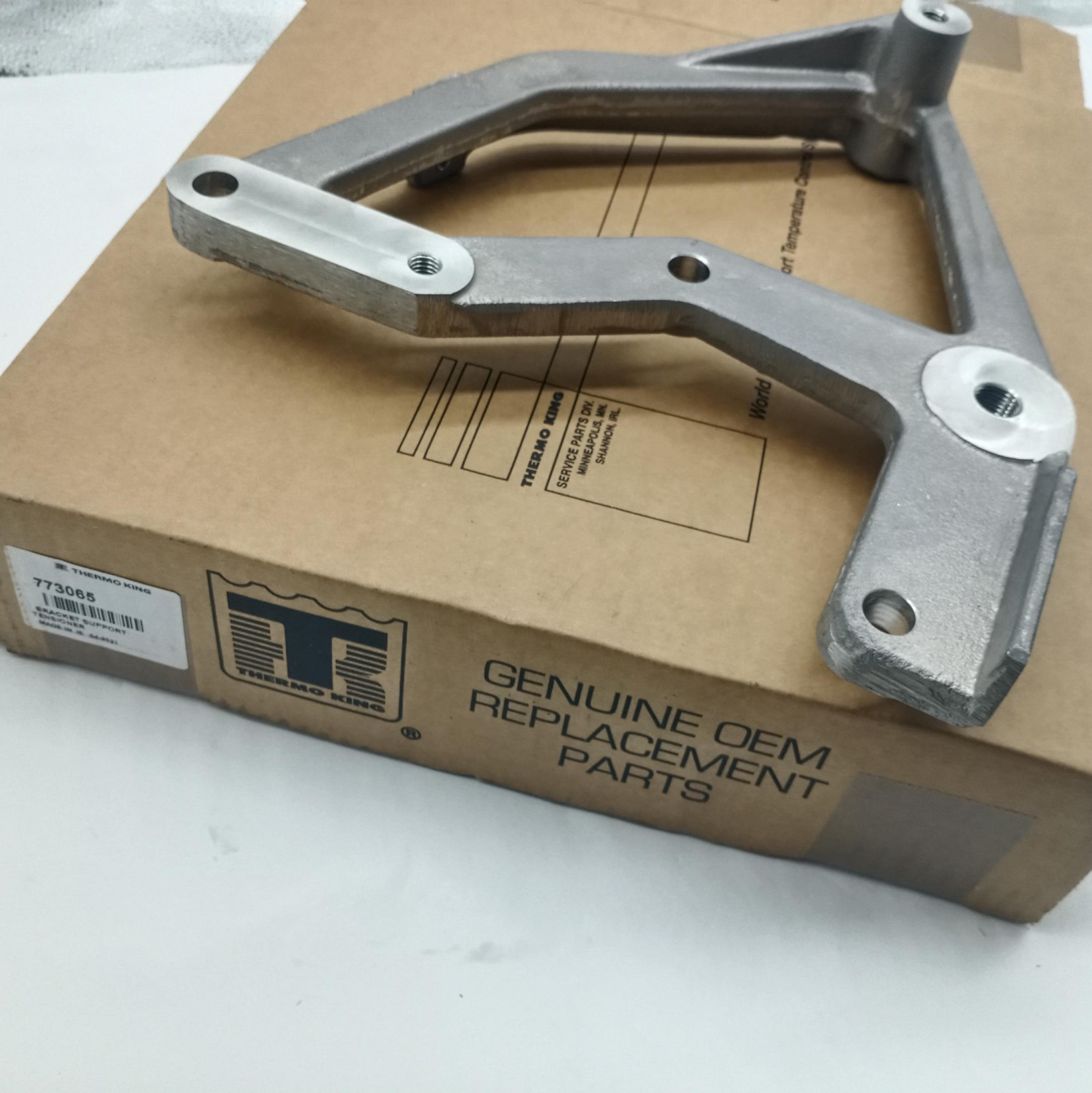 773065 Thermo King Slxi Unit Compressor Belt Adjusting Pulley Mounting Base