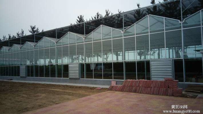 Exquisite Aluminum Frame Glass Greenhouse Gutter Height 3.0m-6.0m Easy Assemble