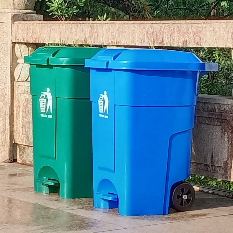 Wholesale 240L Foot Bin Thickened Large Plastic Bin Foreign Trade Sanitation Kitchen Waste Bin With Wheel Cover