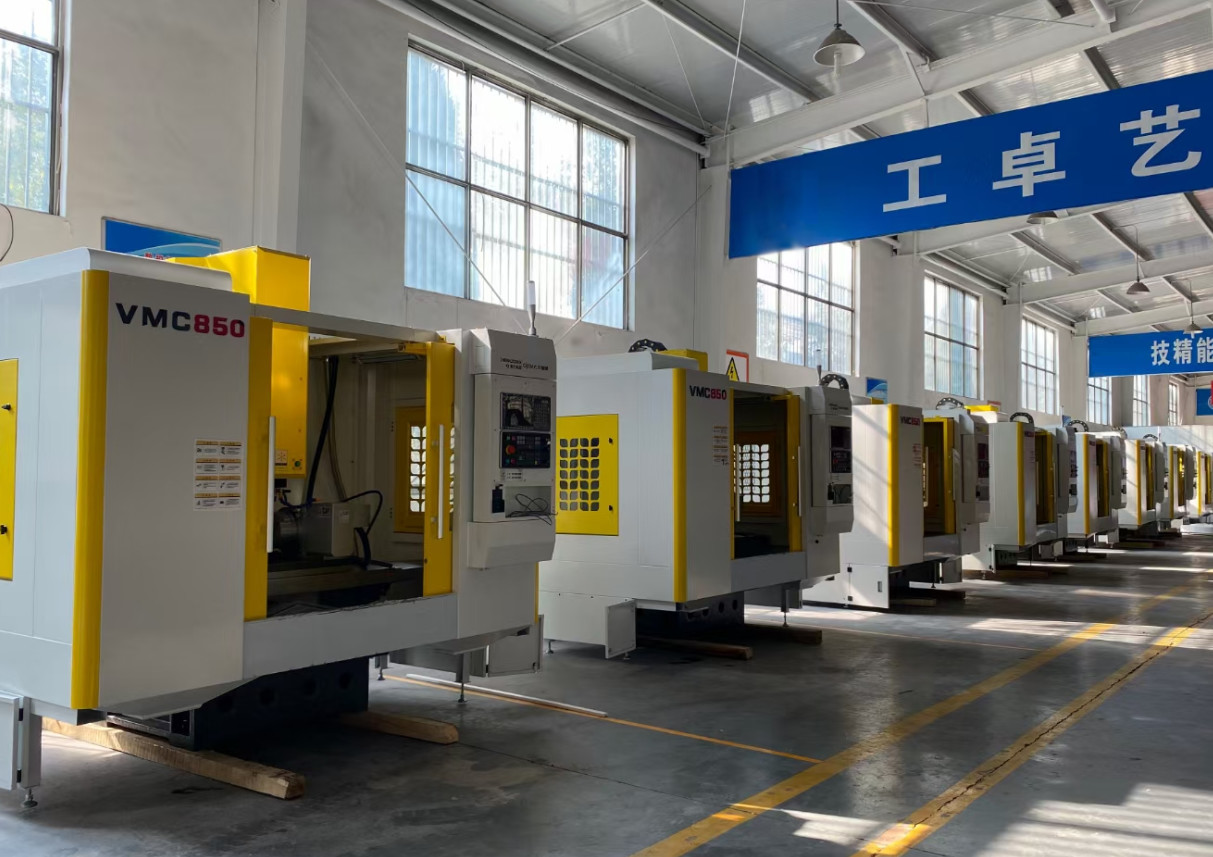 VMC1580 3Axis High Precision Cnc Milling Machines Vertical Machining Center