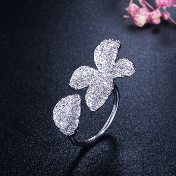 Fashion Flower Finger Ring Band Dazzling Brilliant CZ Stone Flower Ring Setting Classic Wedding Ring Anniversary Gift