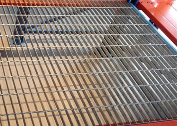 Hot Dipped Galvanized Serrated Steel Grating Shelves Pallet Racking / Display