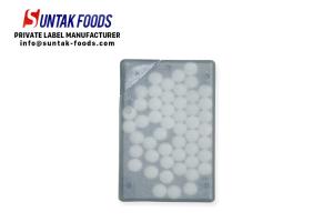 China Peppermint flavors sugar free mints candy in black clear mintcard wholesale