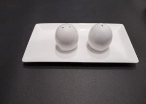 China Ceramic Seasoning Shakers Salt Pepper Shaker Set By Cemaric wholesale