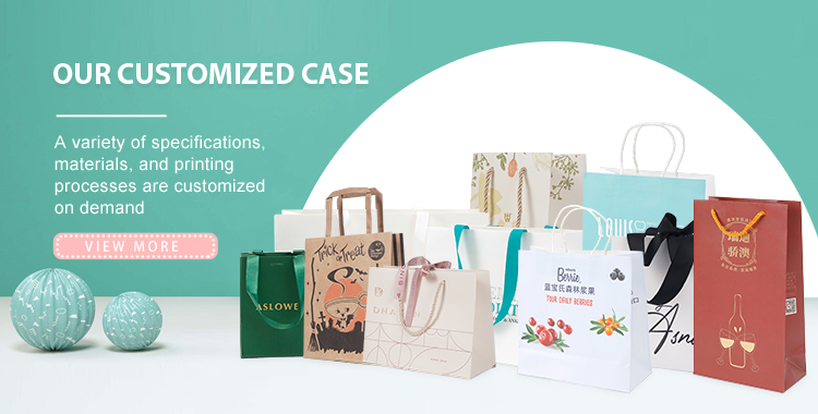 luxury Christmas Paper Shopping Bags Coated Paper for holiday gift