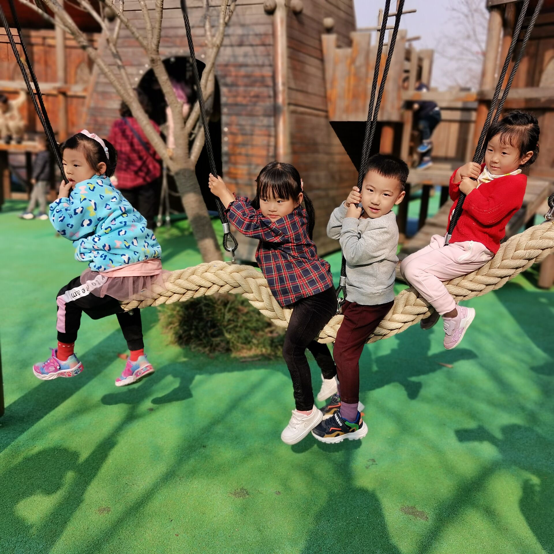 Khaki Walking Playground Rope Bridge 2.5mX120mm For Amusement Park