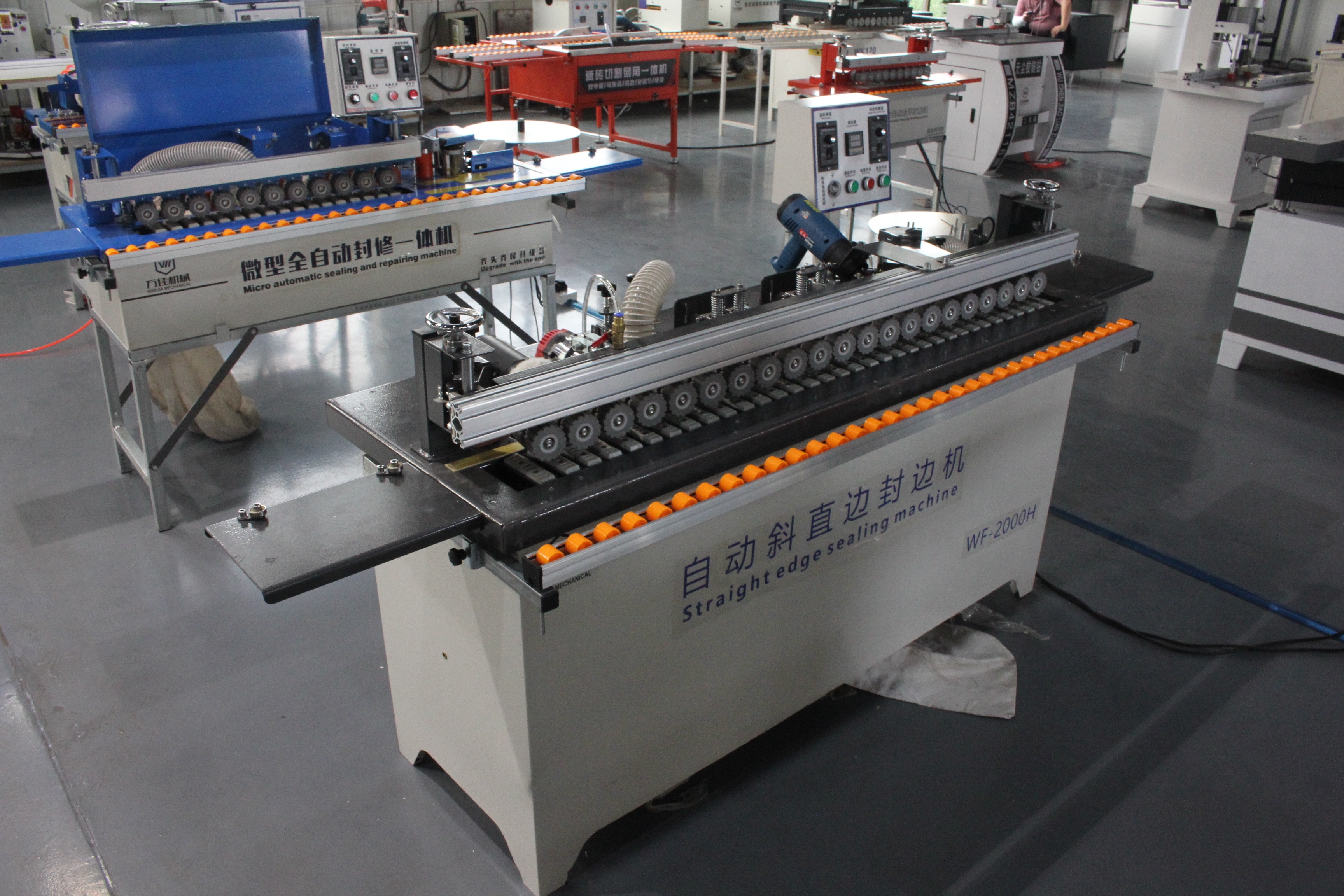 Horizontal Automatic Edge Banding Machine With 1900*1300*560mm Size