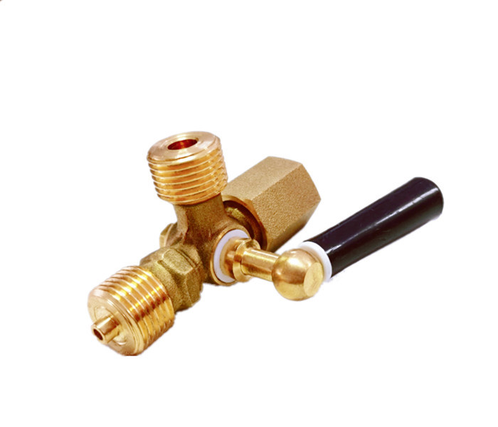 DIN Standard Brass 3 Way Gauge Cock Valve With Brass Nut
