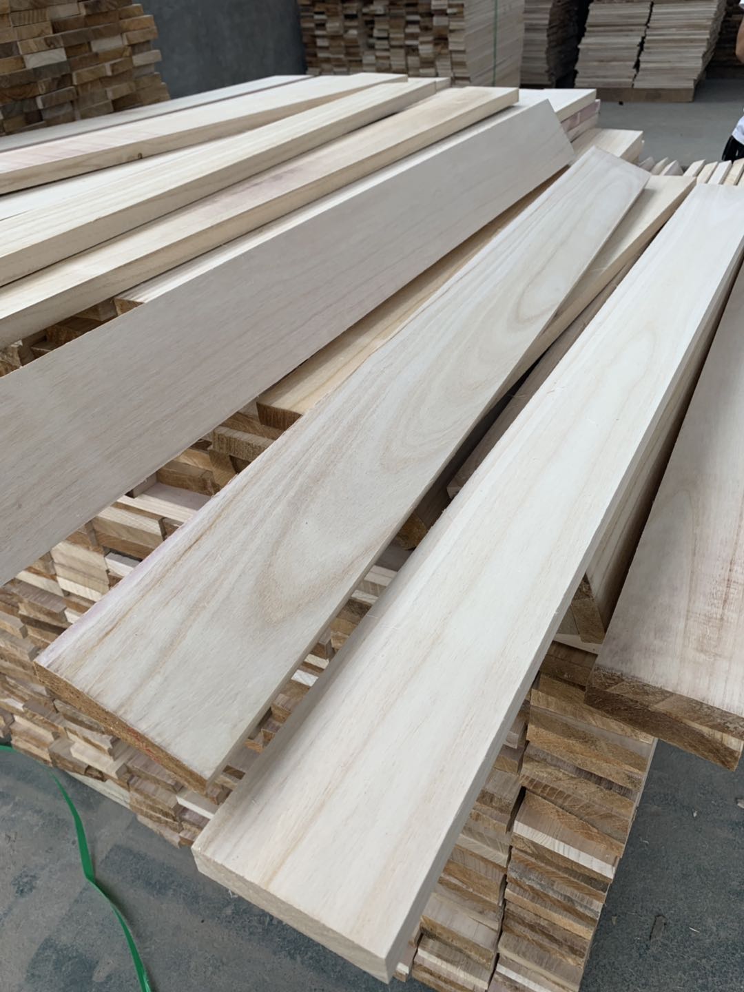 Transform Your Shelves with FSC 100% Certified Wooden Board 5-15 Days Production Time