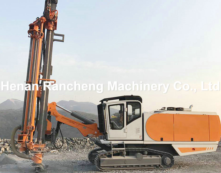 138 - 165mm Hole Range DTH Drilling Machine 287KW Rated Power 35m Drilling Depth