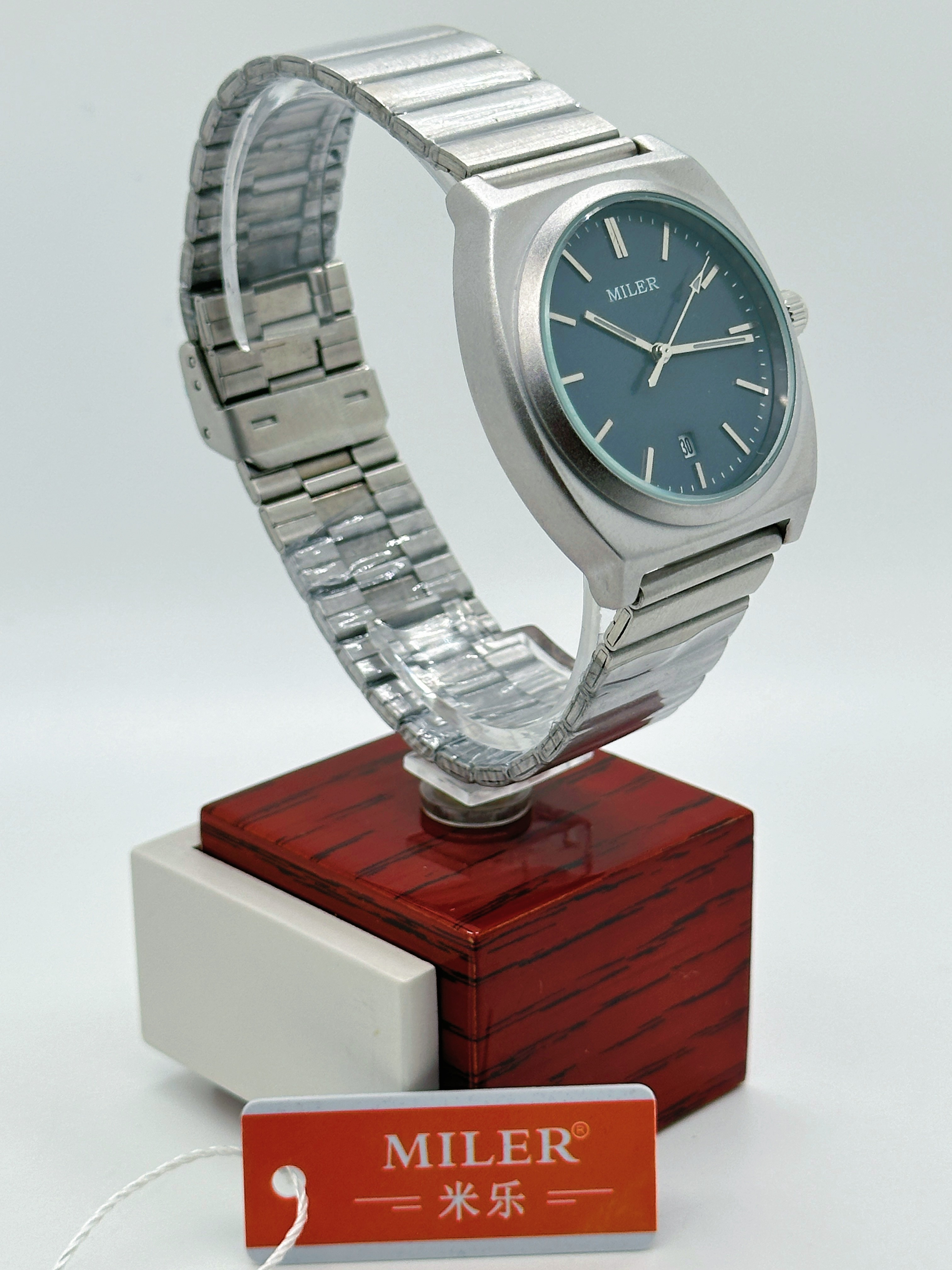 18mm Classic Stainless Steel Strap Watch Water Resistant To 30m With Luminous Hands