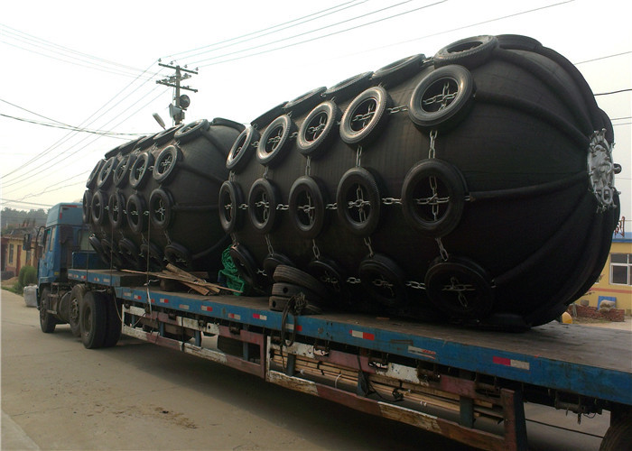 Rubber Pneumatic Marine Fender Dock Defense Boat Fender With Tyre To Vessel Mooring / Moor