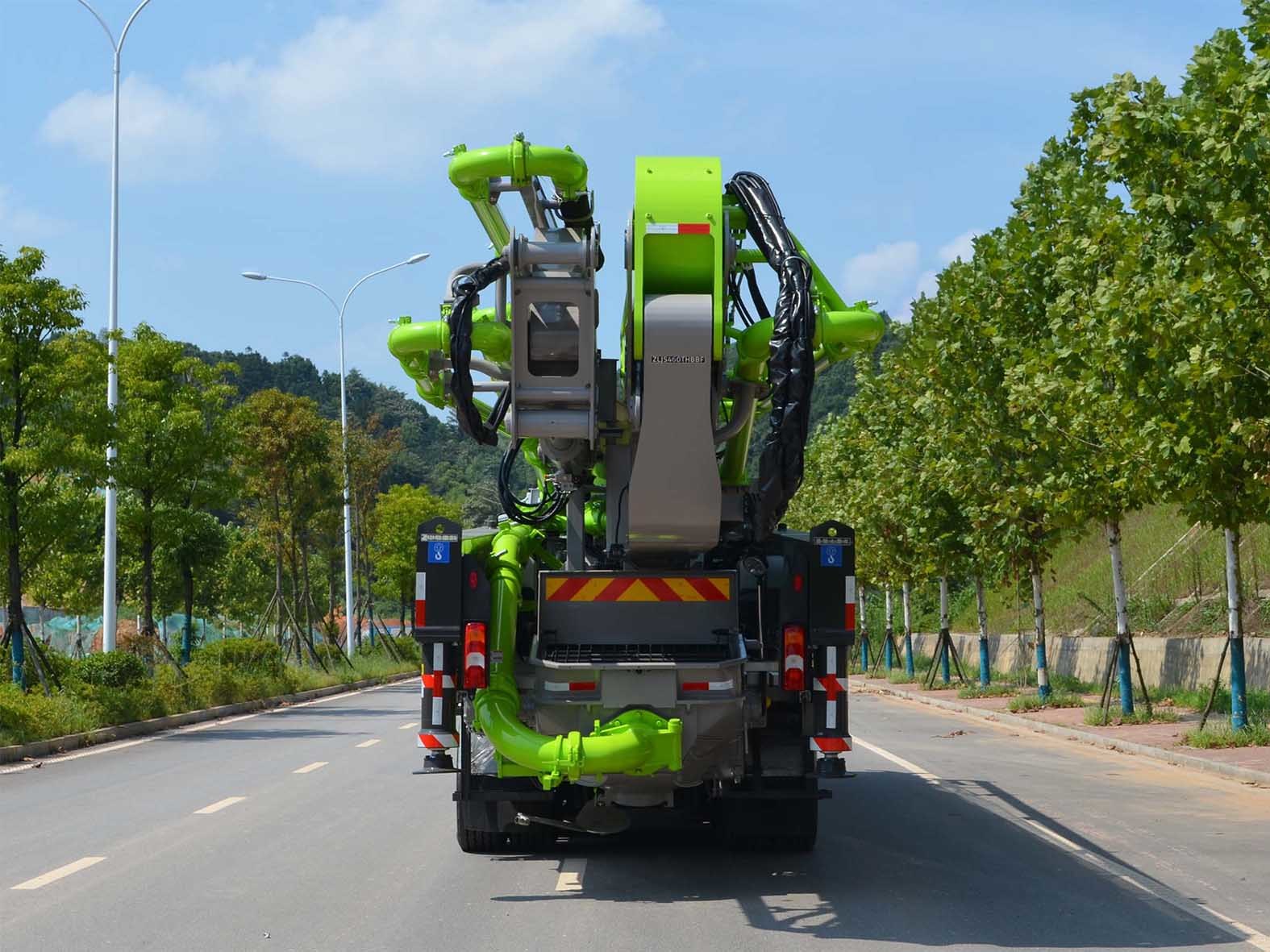 Zoomlion 2025 Model Concrete Pump Truck with 170 m³/h Output and 405 kW Engine Power