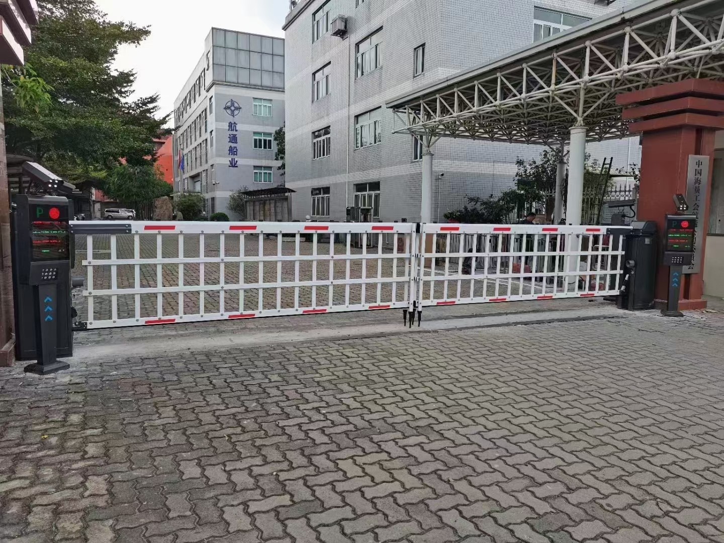 High Security Multiple Protection OEM Automatic Boom Barrier Airborne Fence