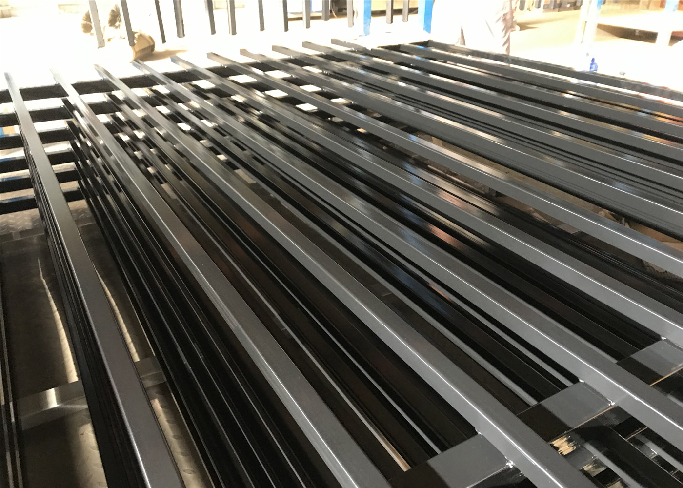 Crimped Spear security Steel Fencing come with 65mm square tubing 2.1mtrx2.4mtr stain powder coating