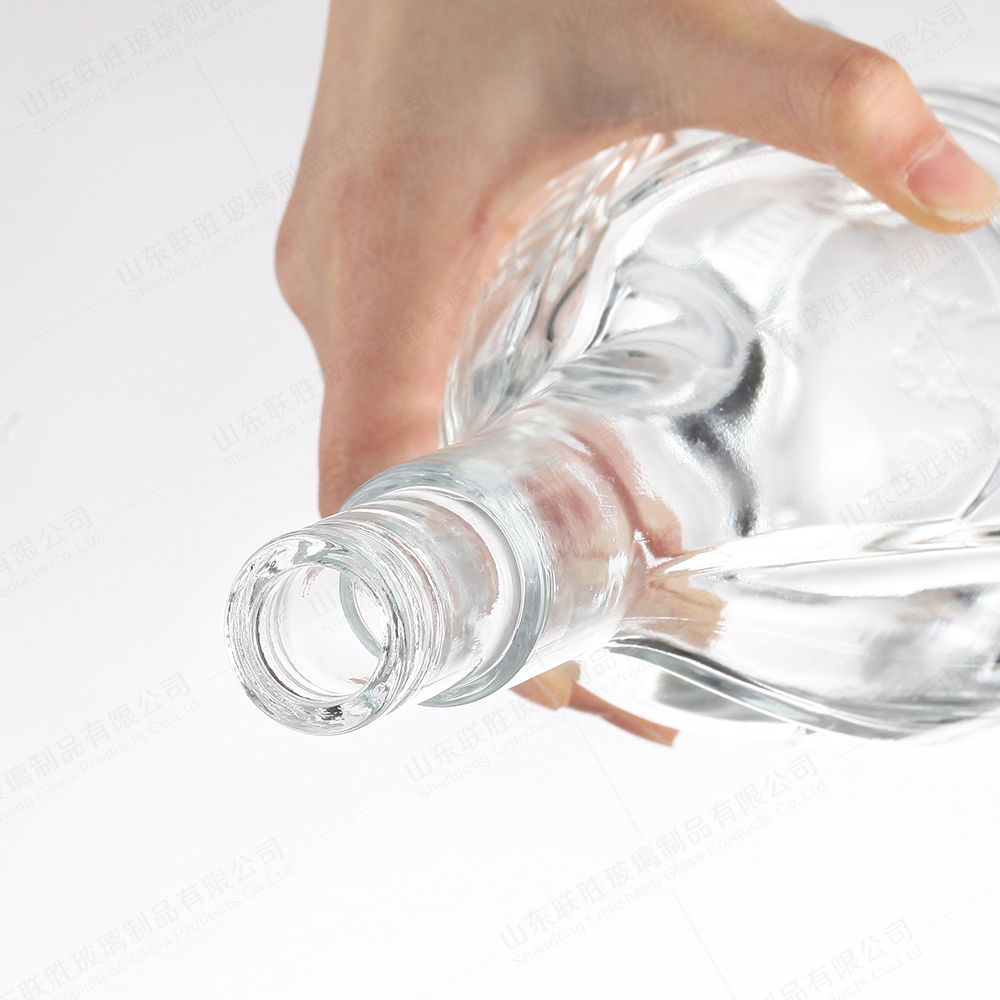 Glass Bottle for Whisky/Vodka/Liquor 250ml 375ml 500ml 700ml 750ml Popular Design Gold Lid