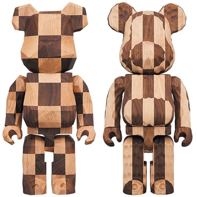 Non Toxic Hand Carved Wood Sculptures , Large Wood Carved Bears